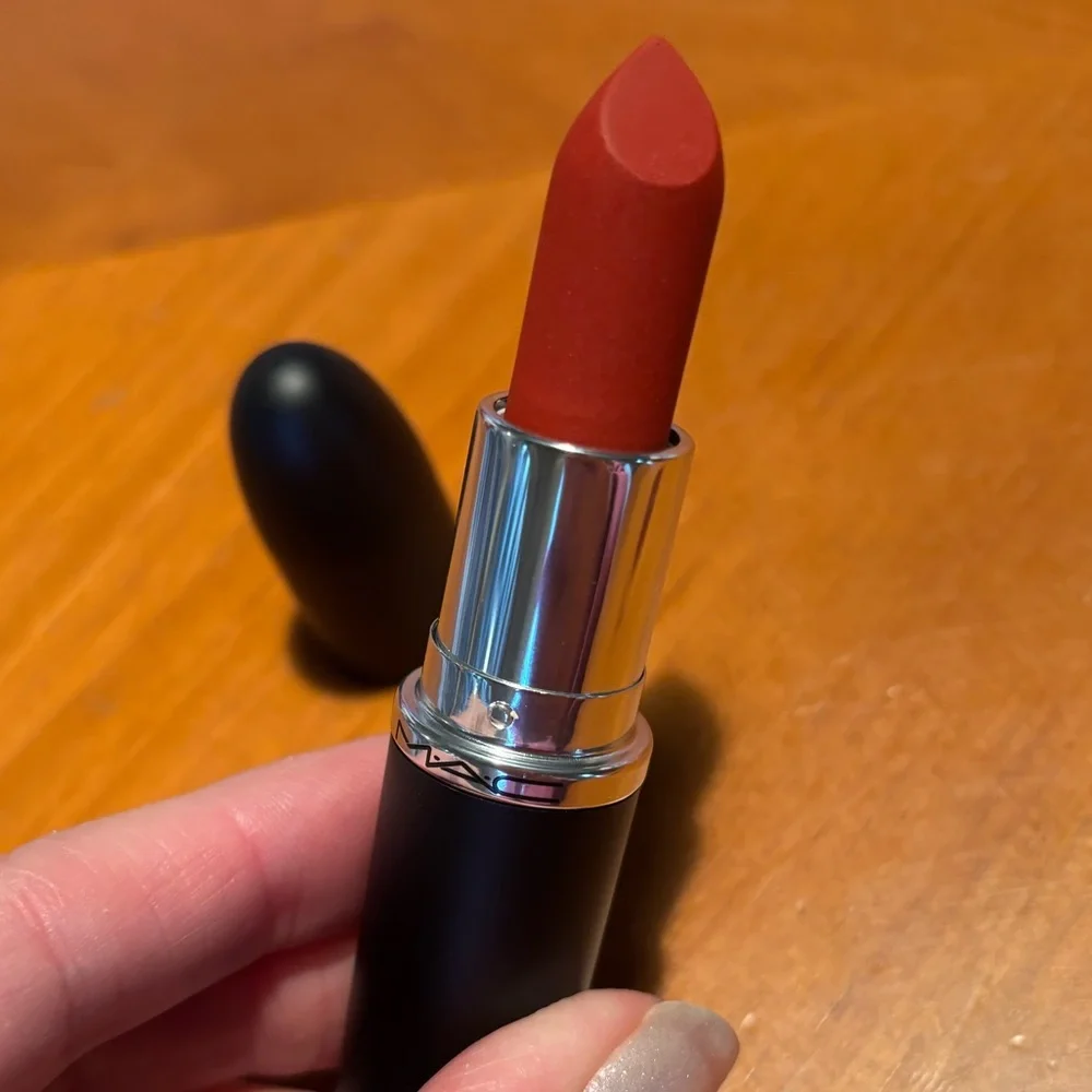 MAC Macximal Matte Lipstick Overstatement